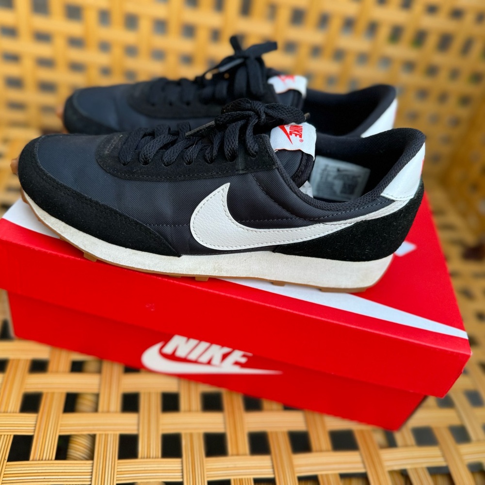 Nike Black dbreak Women’s shoes, Size 6